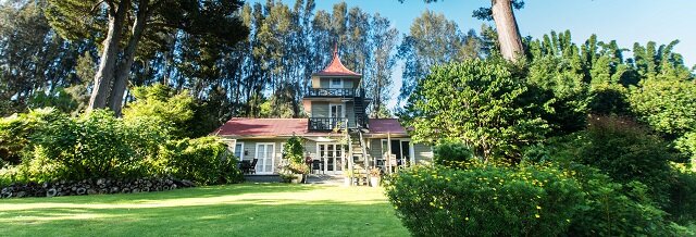 Pagoda Lodge with lawn view